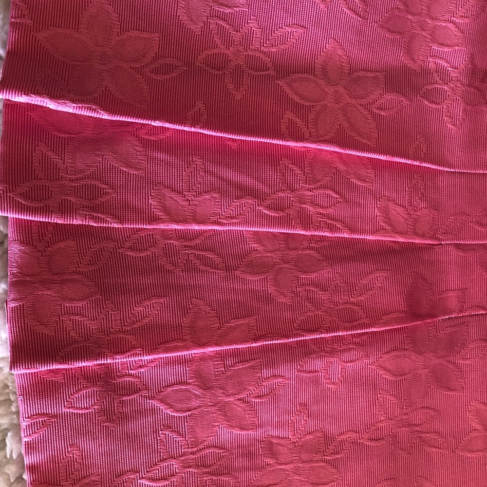 Beautiful 2-piece skirt suit, like new. Two (2) new photos added - Picture 5 of 8